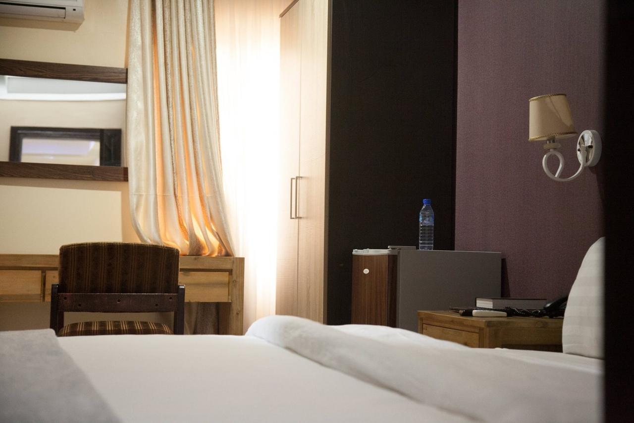 Villa Toscana Hotel And Suits Лагос Экстерьер фото